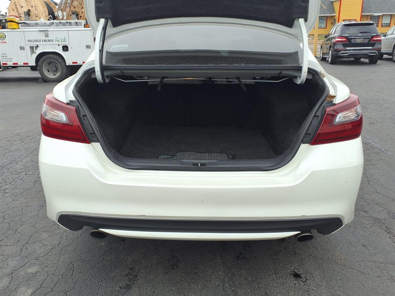 Nissan Altima 2.5 SR Sedan 2018