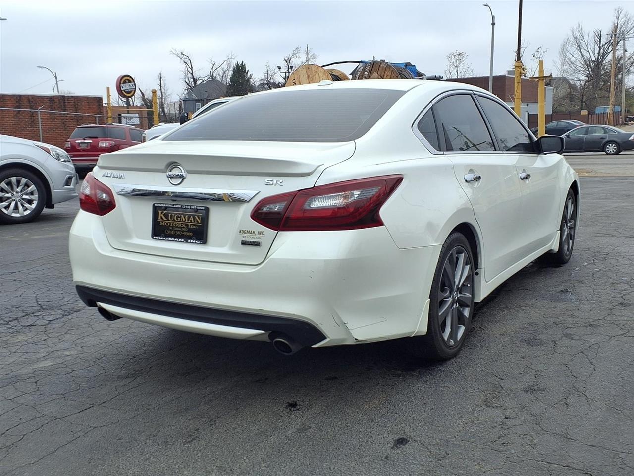 Nissan Altima 2.5 SR Sedan 2018