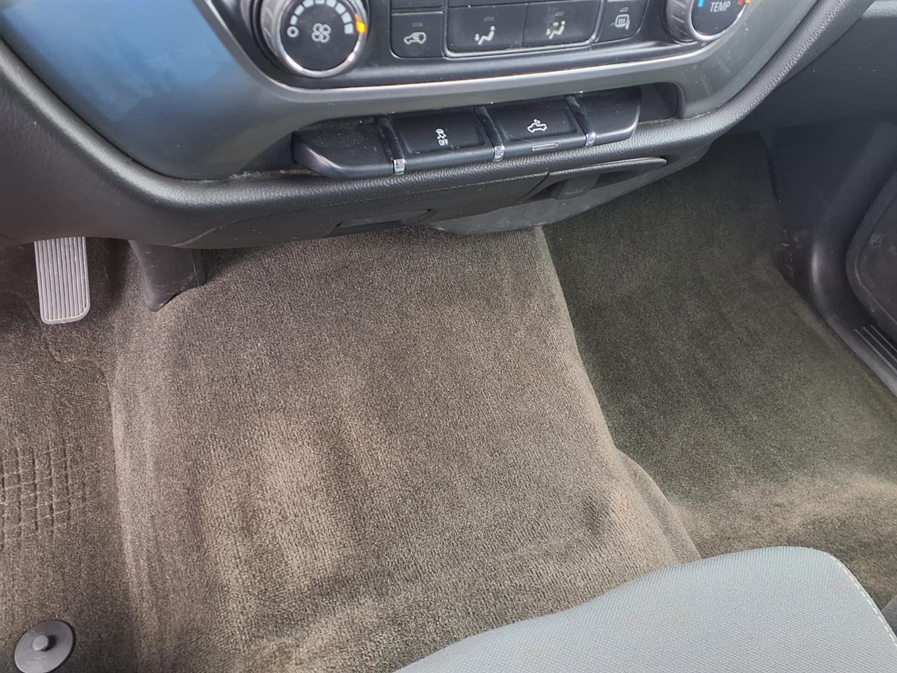 Chevrolet Silverado 1500 4WD Crew Cab 143.5" LT w/1LT 2015