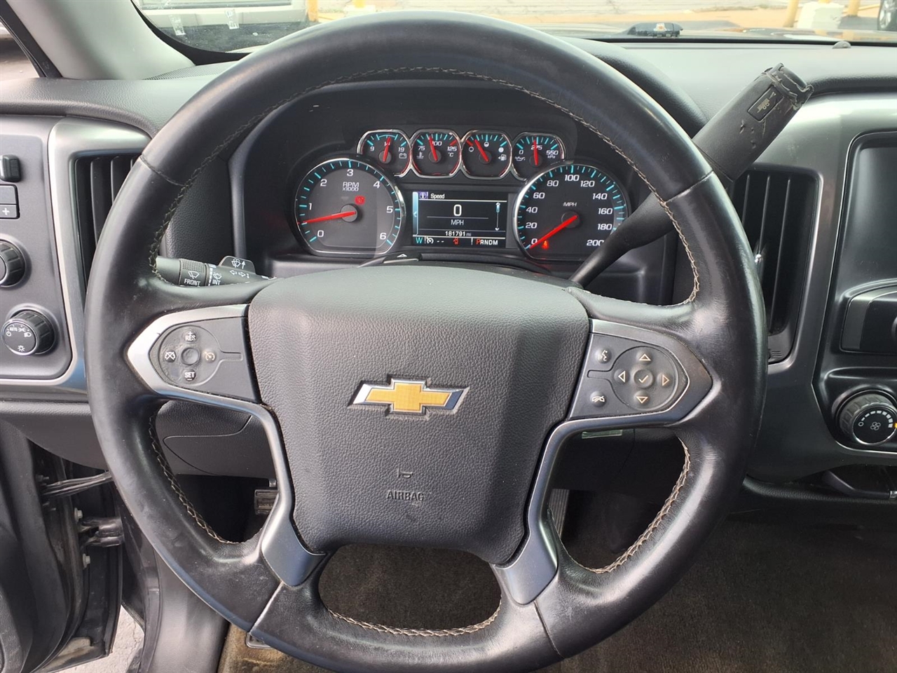 Chevrolet Silverado 1500 4WD Crew Cab 143.5" LT w/1LT 2015