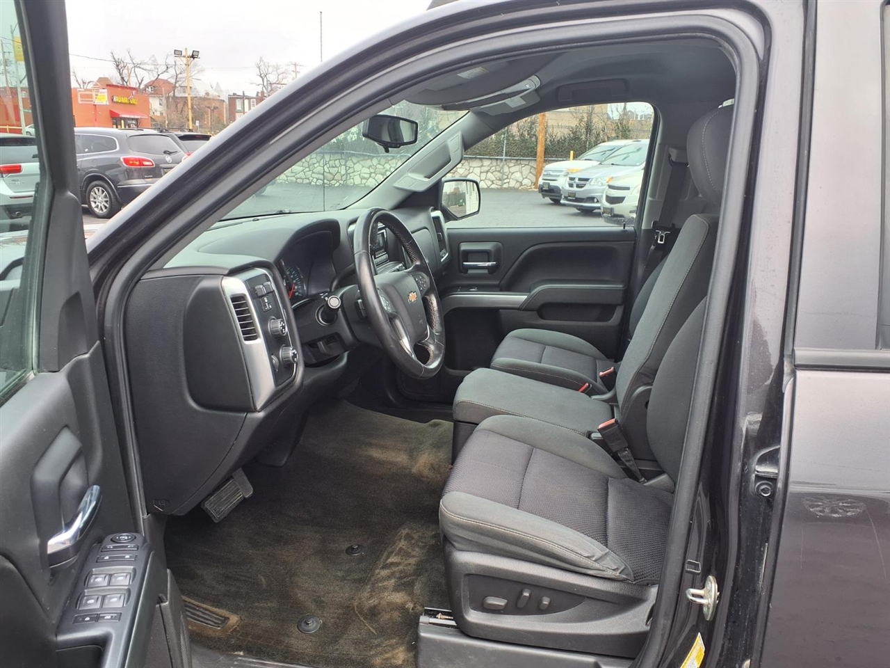Chevrolet Silverado 1500 4WD Crew Cab 143.5" LT w/1LT 2015