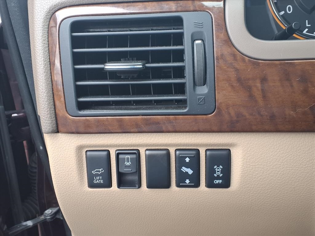 Nissan Armada 4WD 4dr Platinum 2013