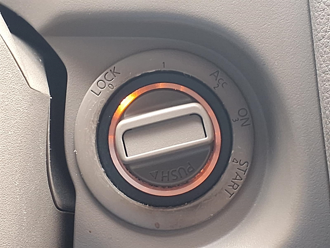 Nissan Armada 4WD 4dr Platinum 2013