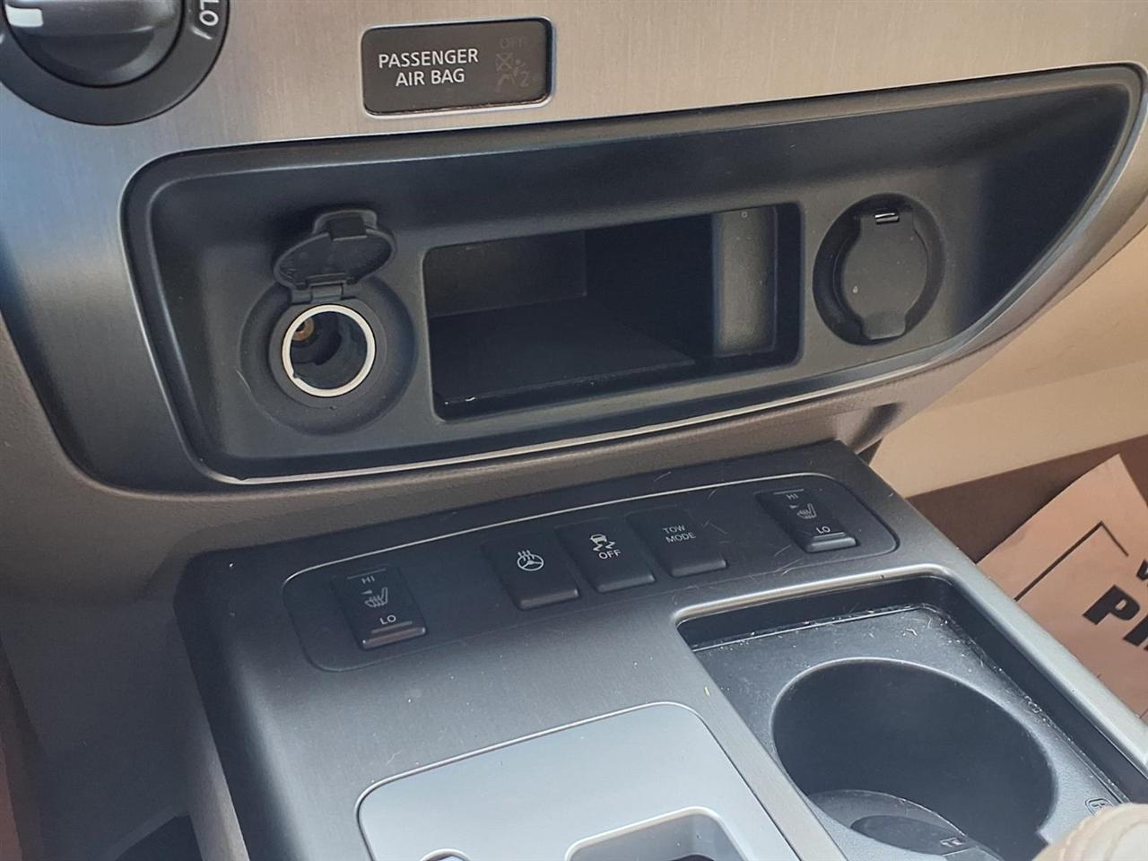 Nissan Armada 4WD 4dr Platinum 2013