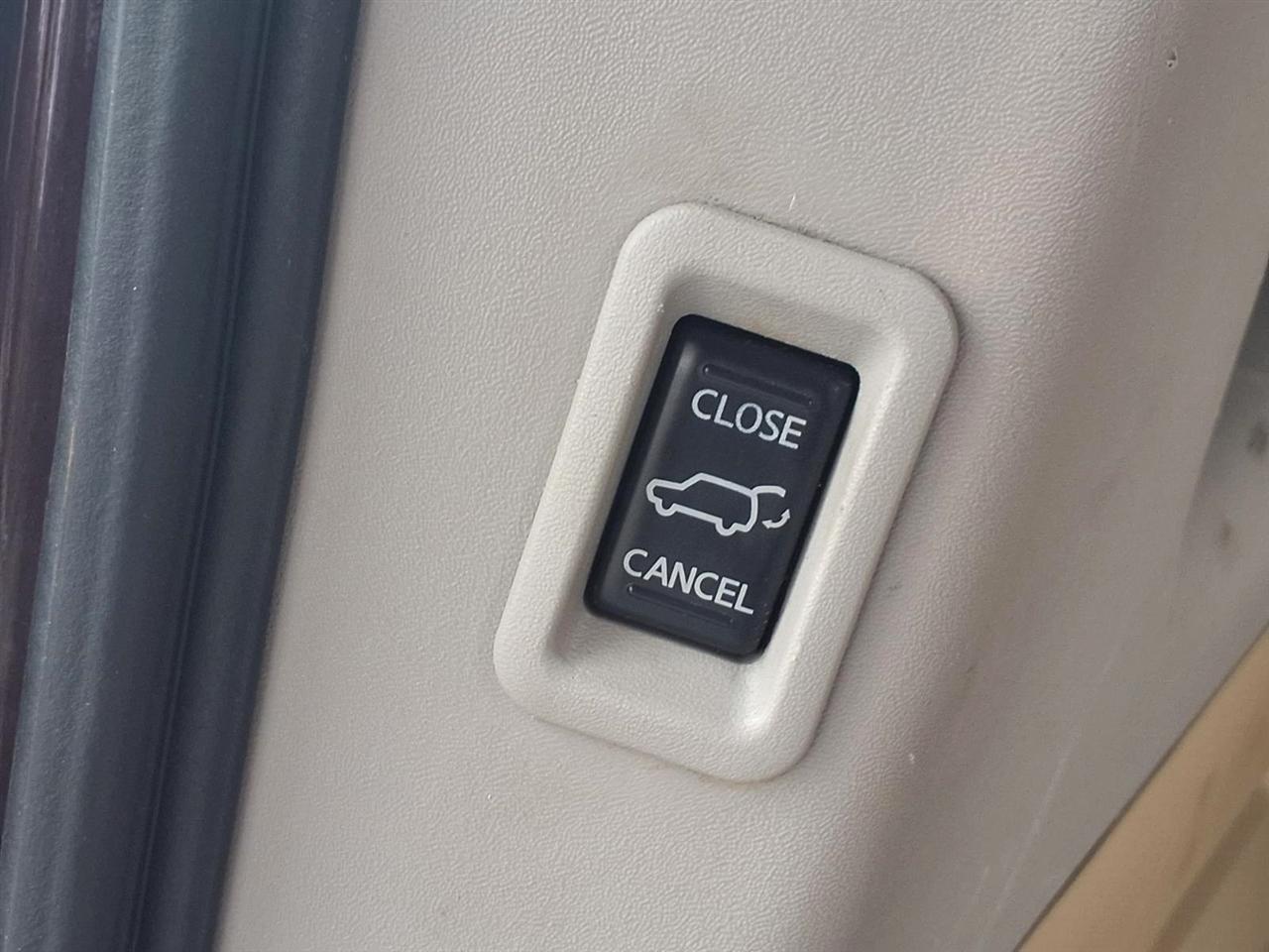 Nissan Armada 4WD 4dr Platinum 2013