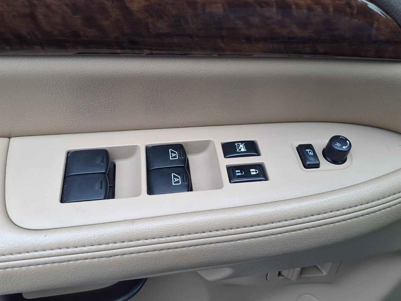 Nissan Armada 4WD 4dr Platinum 2013