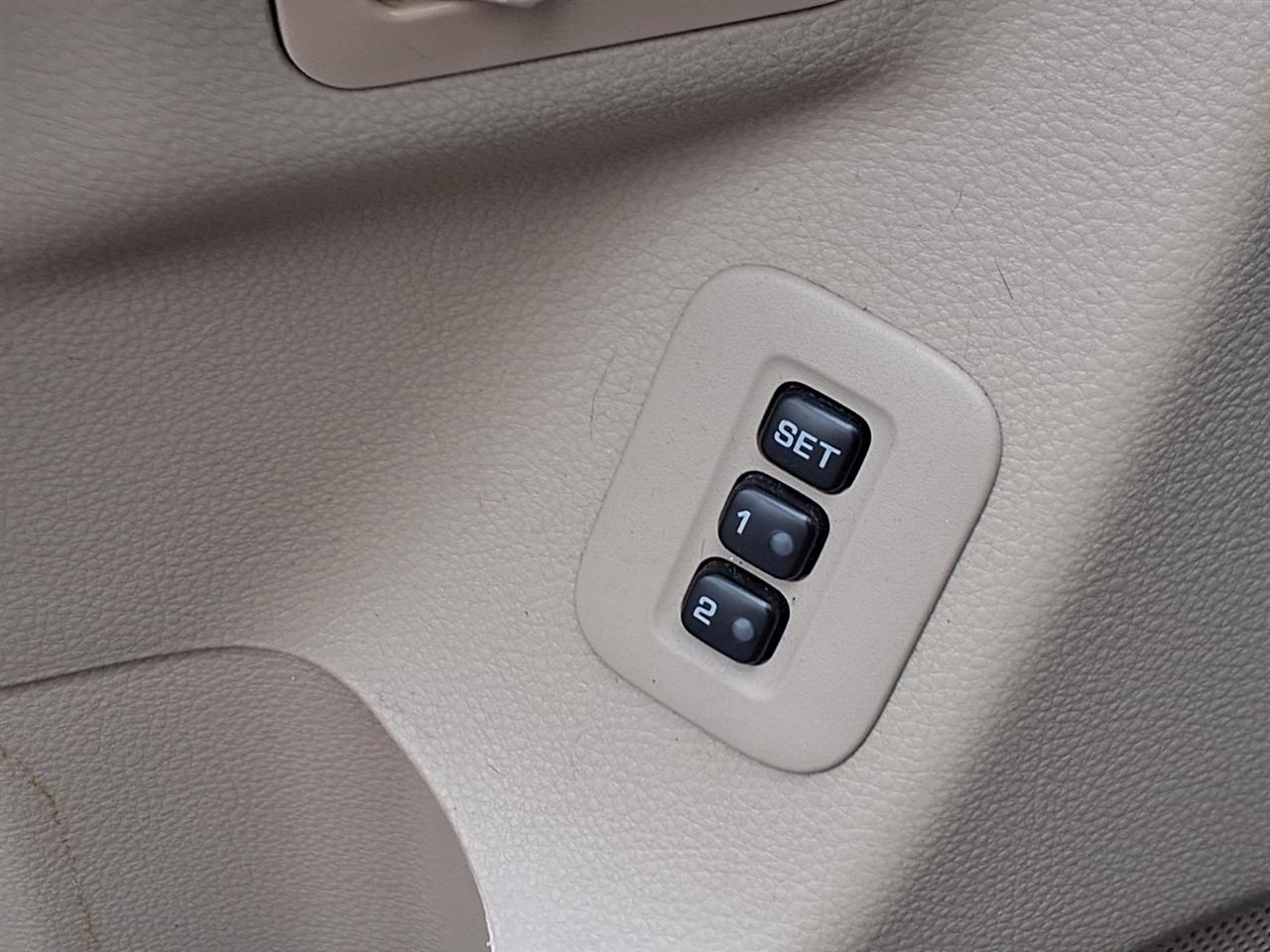 Nissan Armada 4WD 4dr Platinum 2013