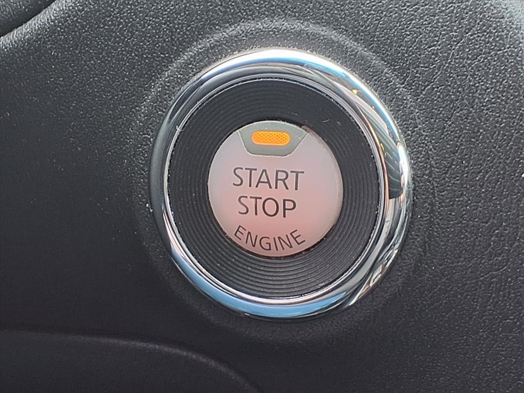 Nissan Pathfinder 2WD 4dr SL 2015