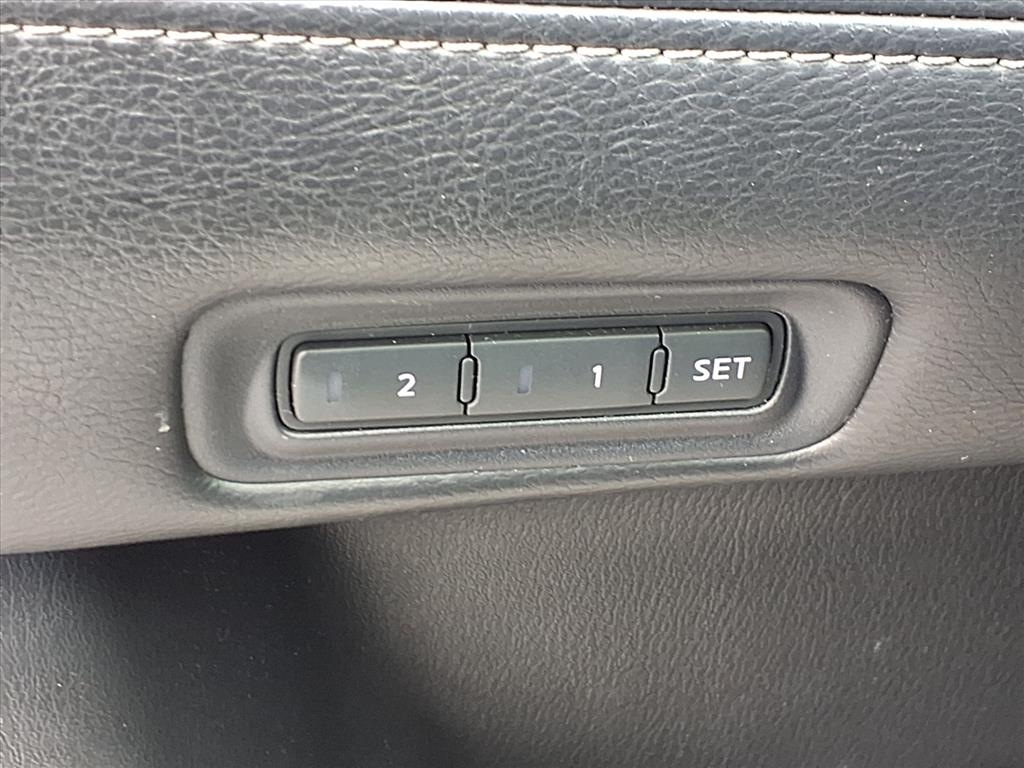 Nissan Pathfinder 2WD 4dr SL 2015