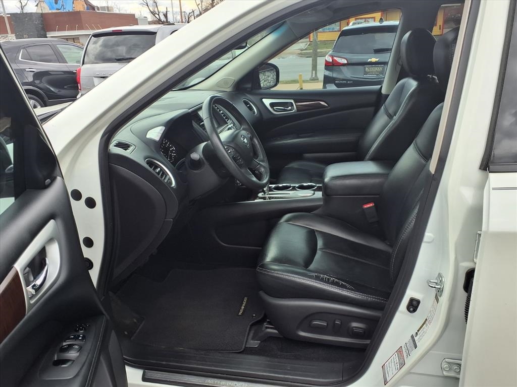 Nissan Pathfinder 2WD 4dr SL 2015