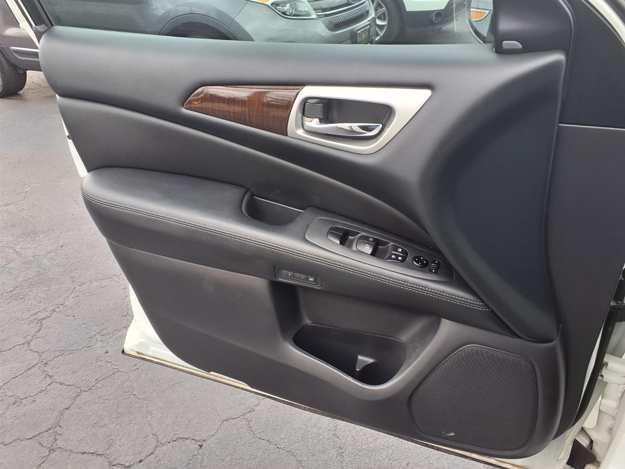 Nissan Pathfinder 2WD 4dr SL 2015