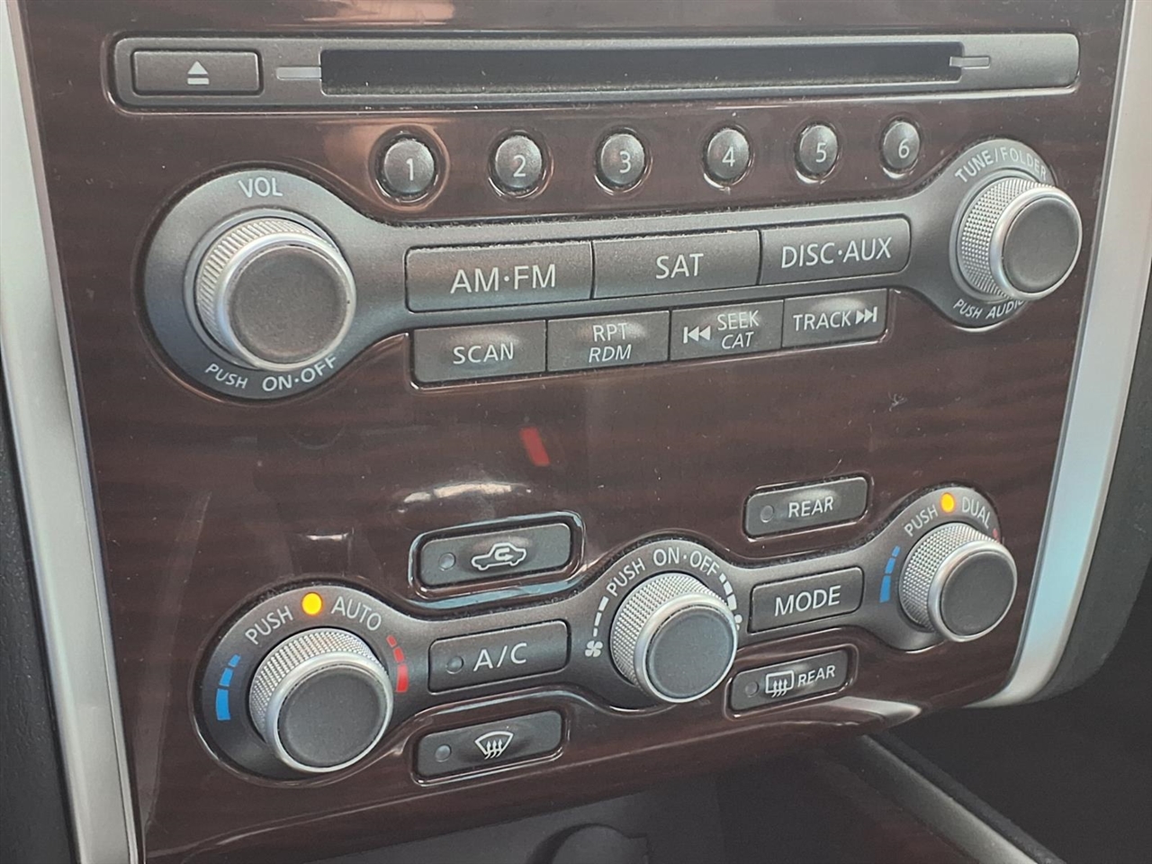 Nissan Pathfinder 2WD 4dr SL 2015