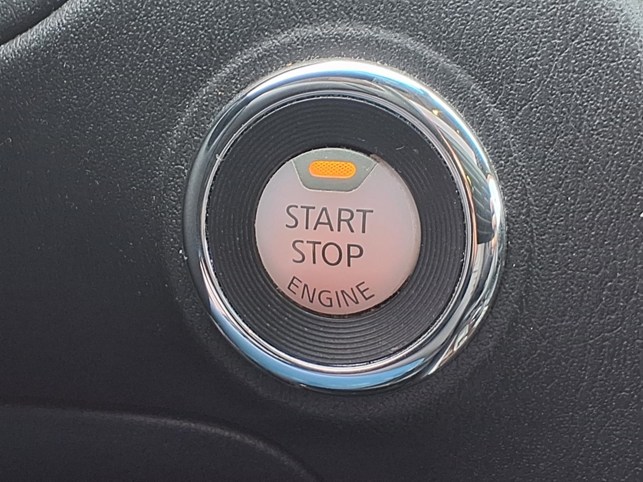 Nissan Pathfinder 2WD 4dr SL 2015