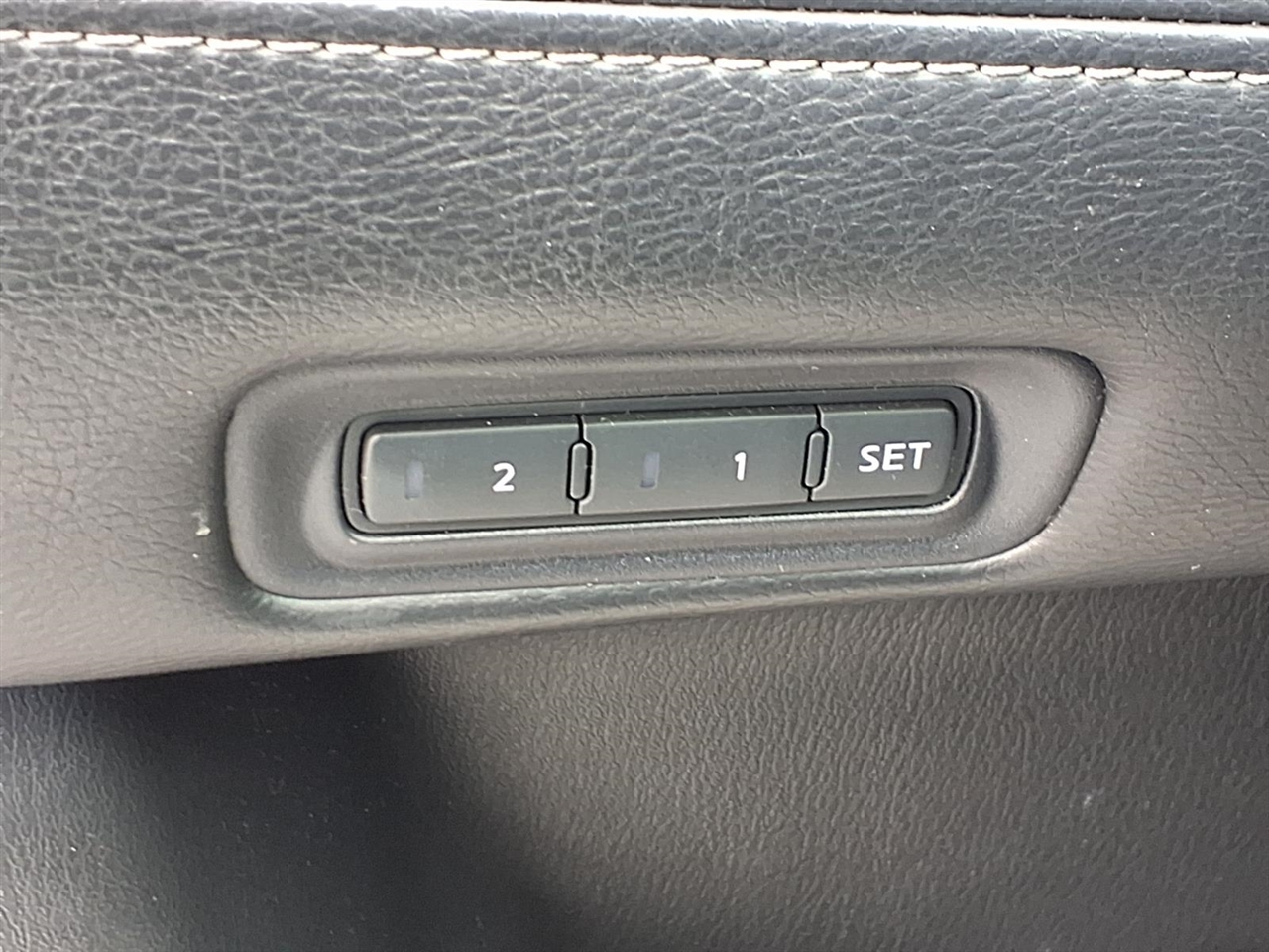 Nissan Pathfinder 2WD 4dr SL 2015