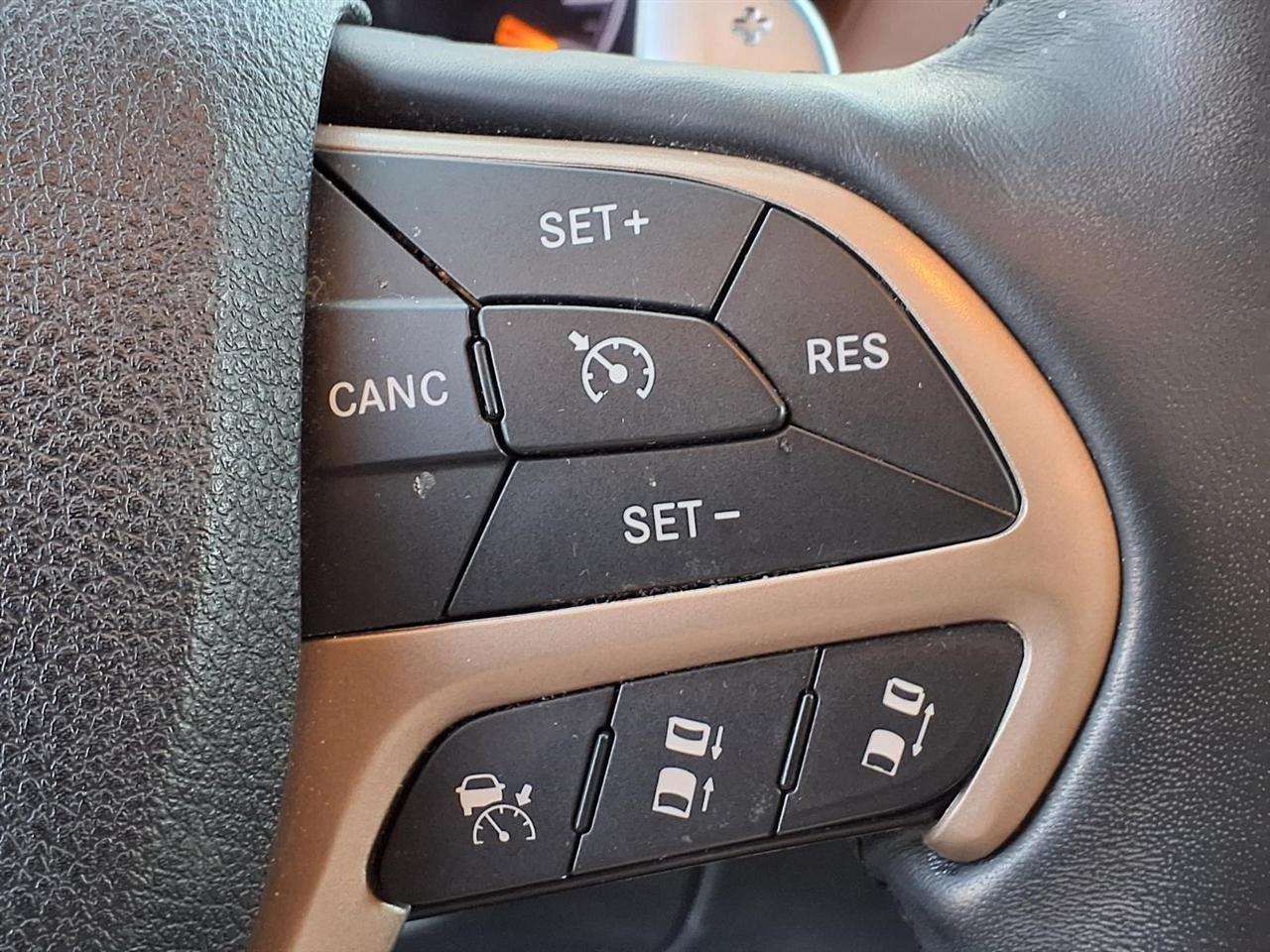 Jeep Grand Cherokee 4WD 4dr Summit 2015