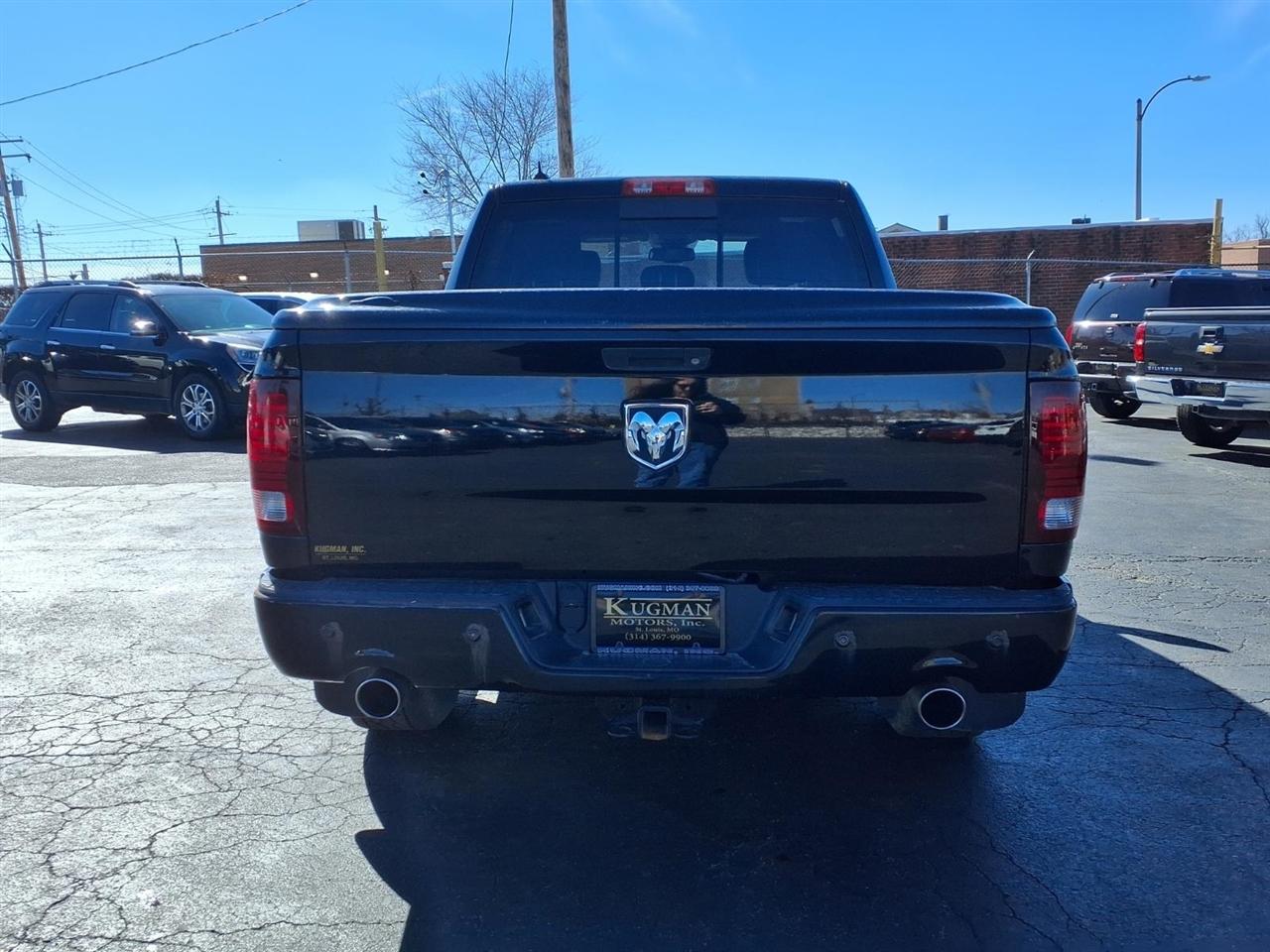 RAM 1500 2WD Crew Cab 140.5" Sport 2013