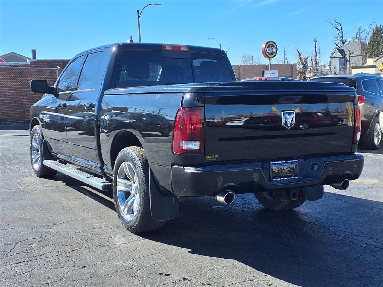 RAM 1500 2WD Crew Cab 140.5" Sport 2013