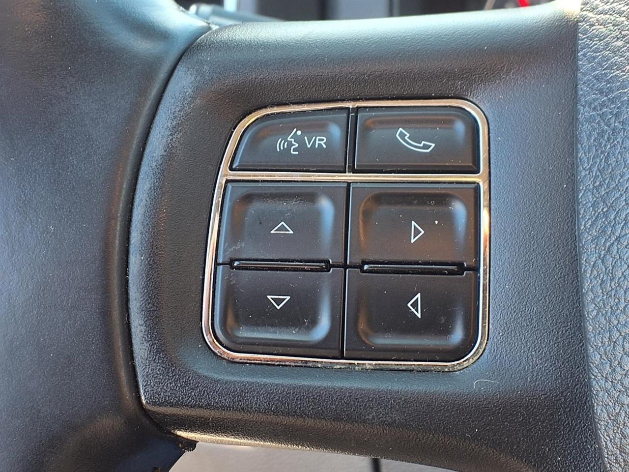 RAM 1500 2WD Crew Cab 140.5" Sport 2013