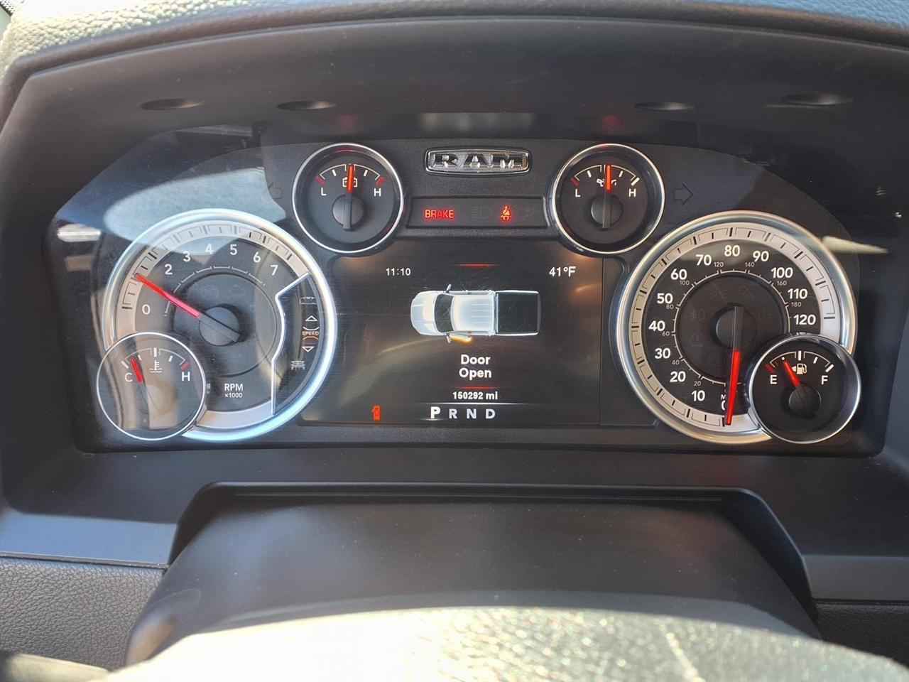 RAM 1500 2WD Crew Cab 140.5" Sport 2013