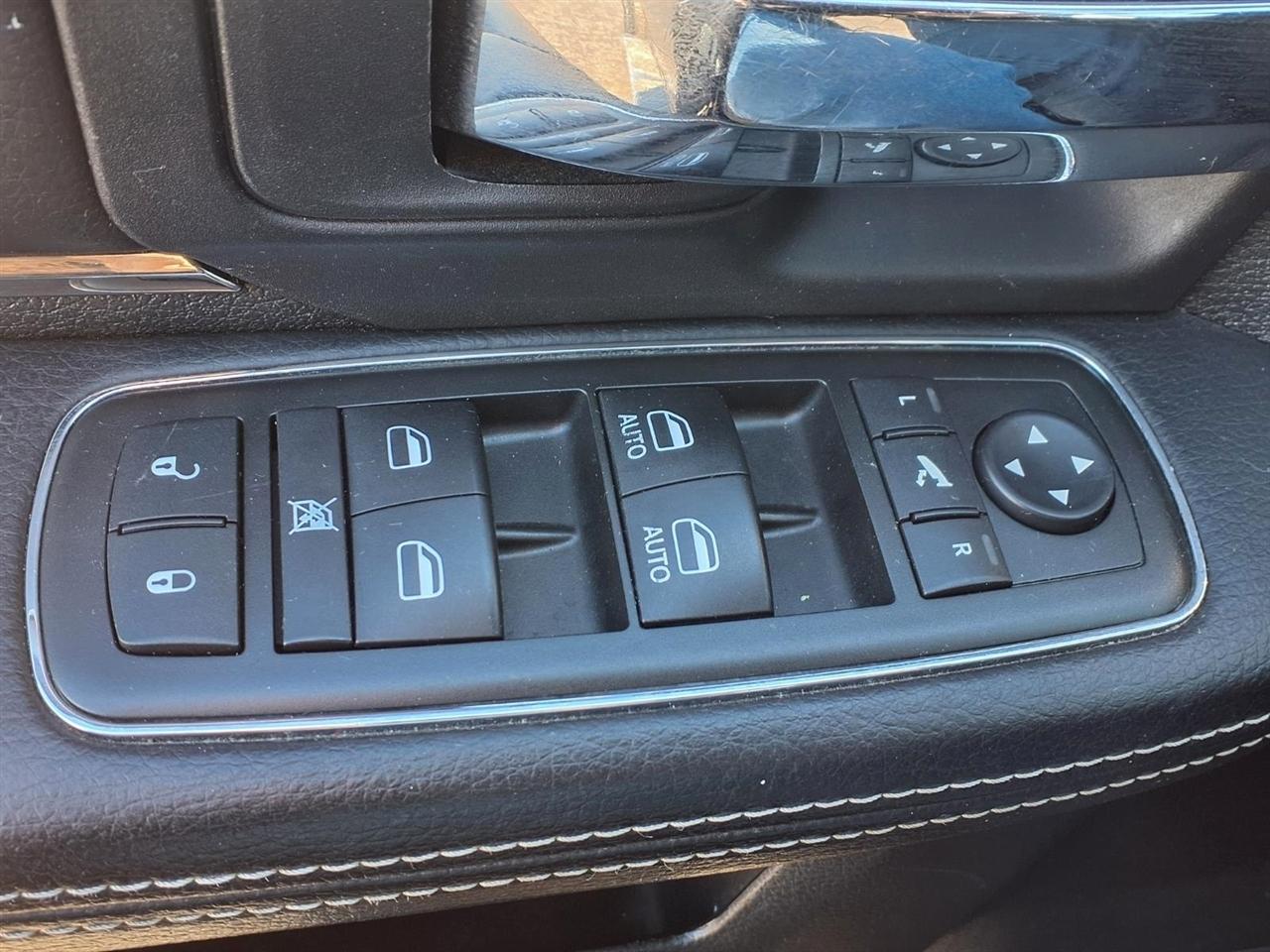 RAM 1500 2WD Crew Cab 140.5" Sport 2013