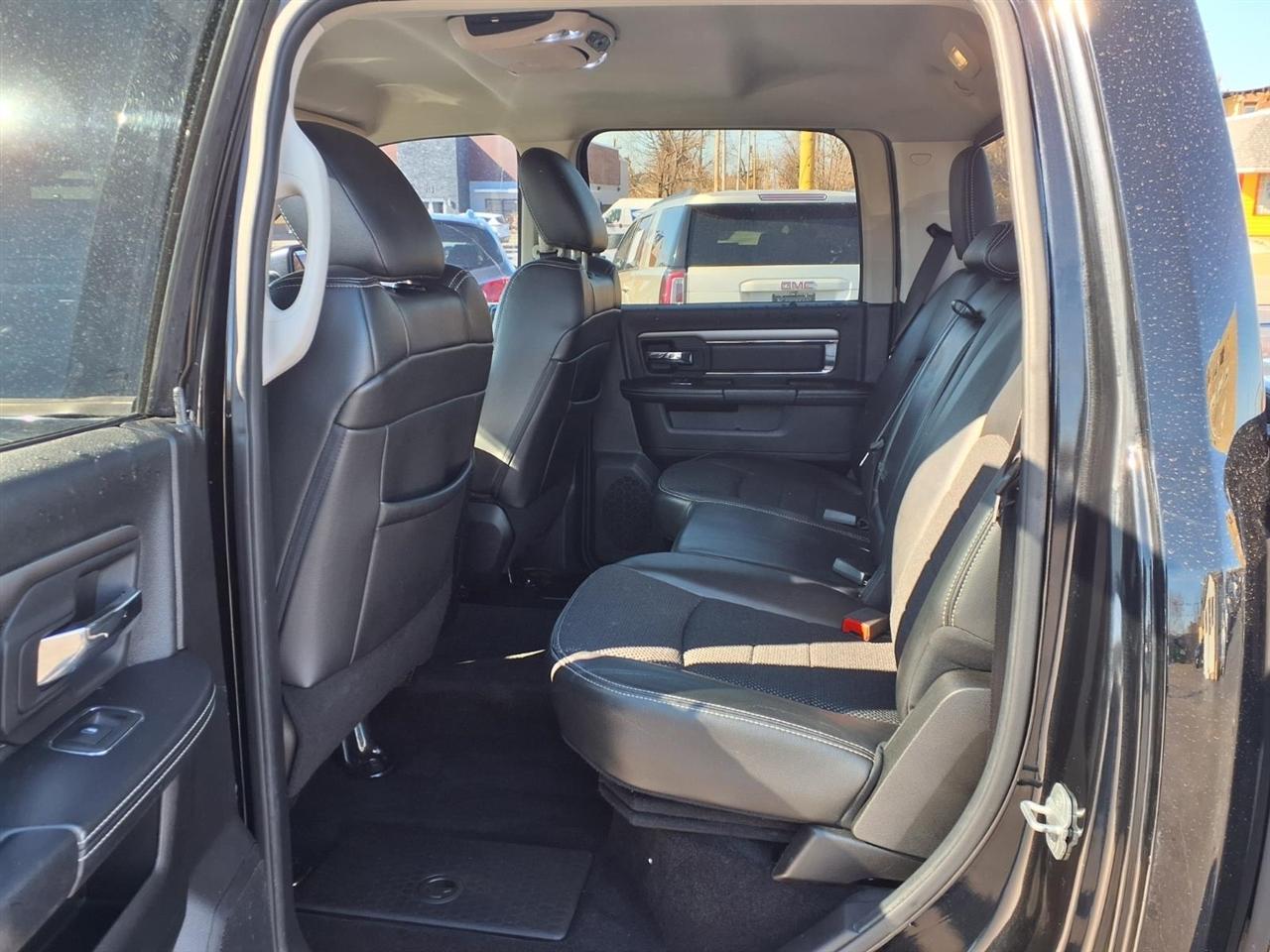 RAM 1500 2WD Crew Cab 140.5" Sport 2013