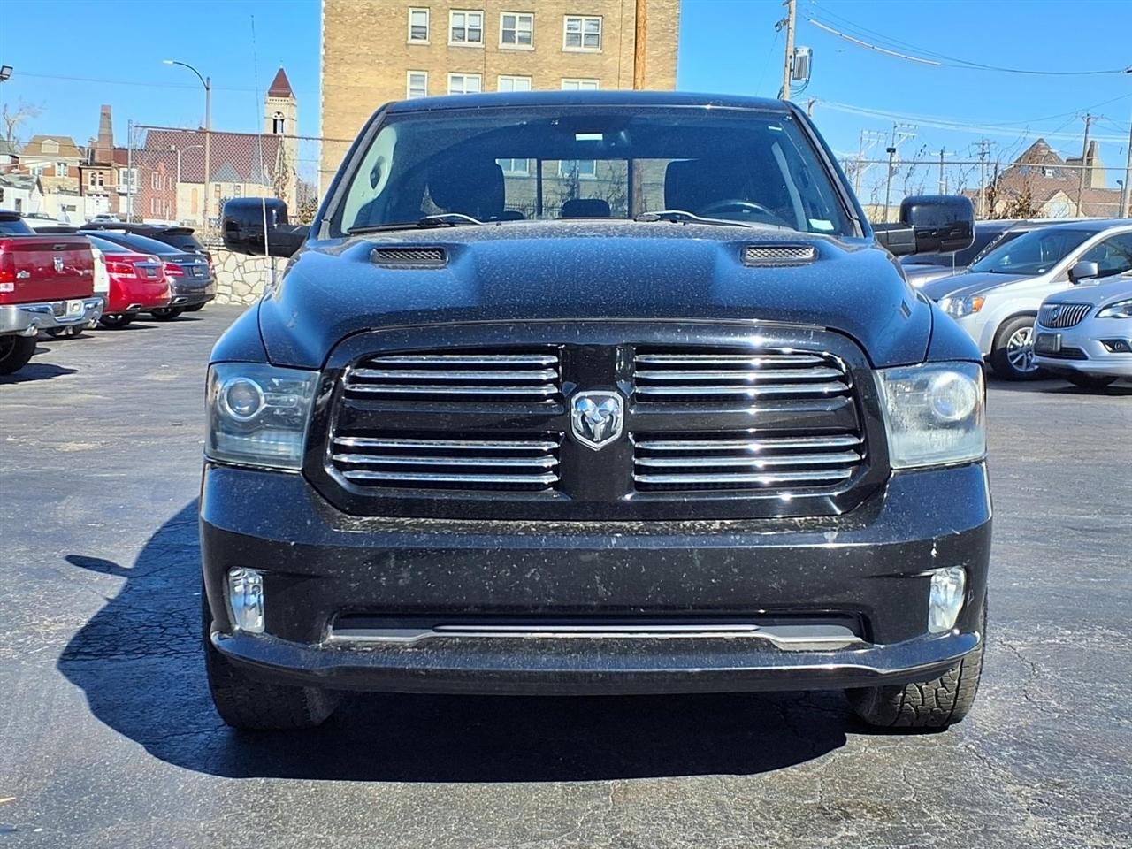 RAM 1500 2WD Crew Cab 140.5" Sport 2013