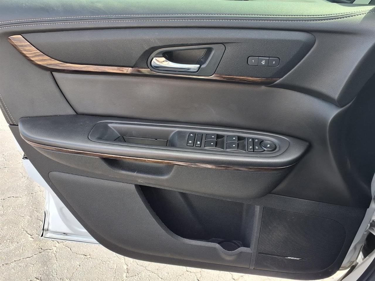 GMC Acadia AWD 4dr Denali 2016