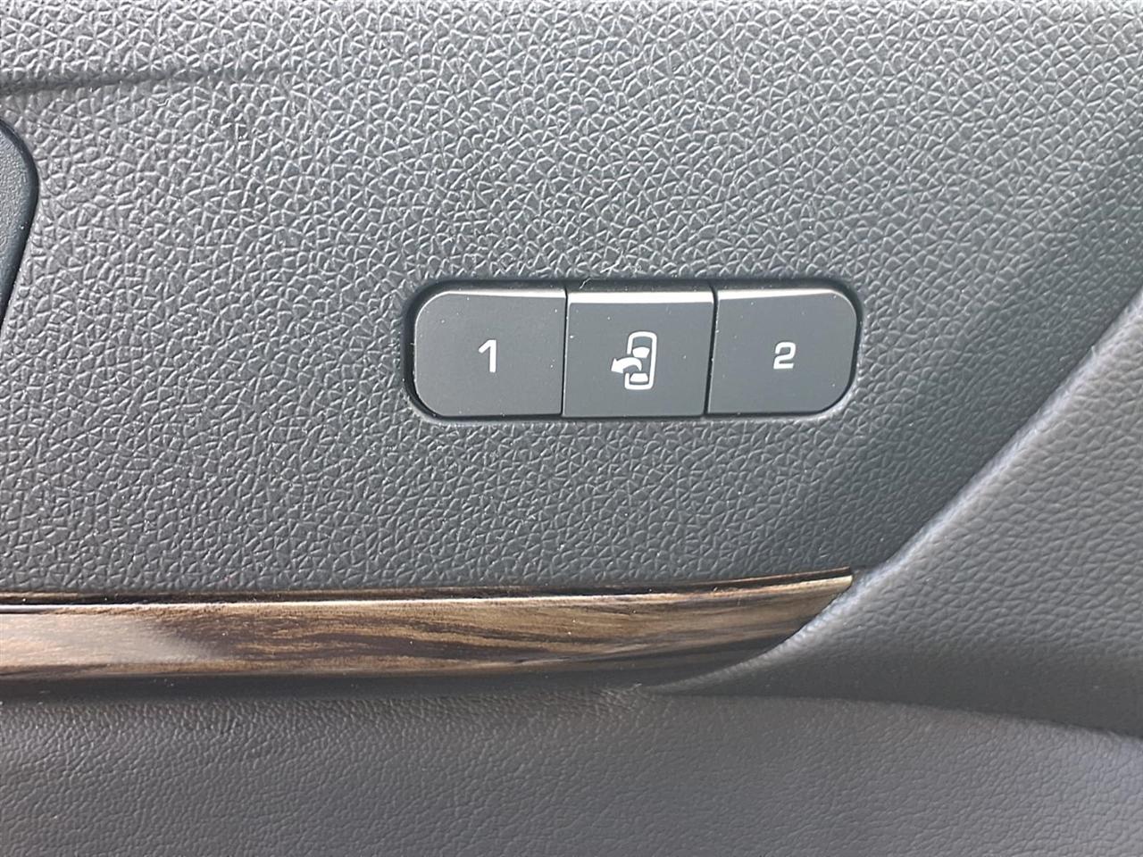 GMC Acadia AWD 4dr Denali 2016