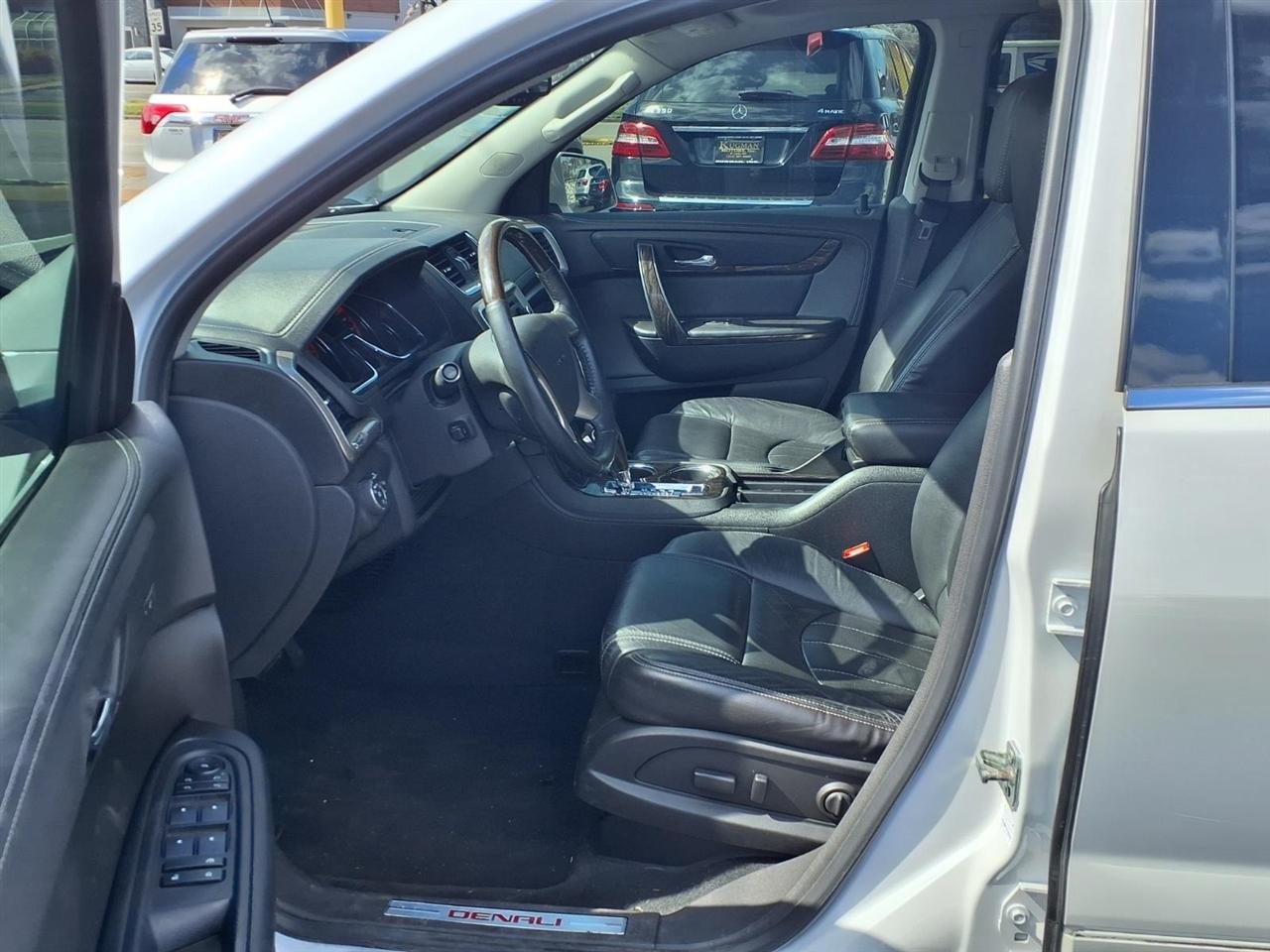 GMC Acadia AWD 4dr Denali 2016