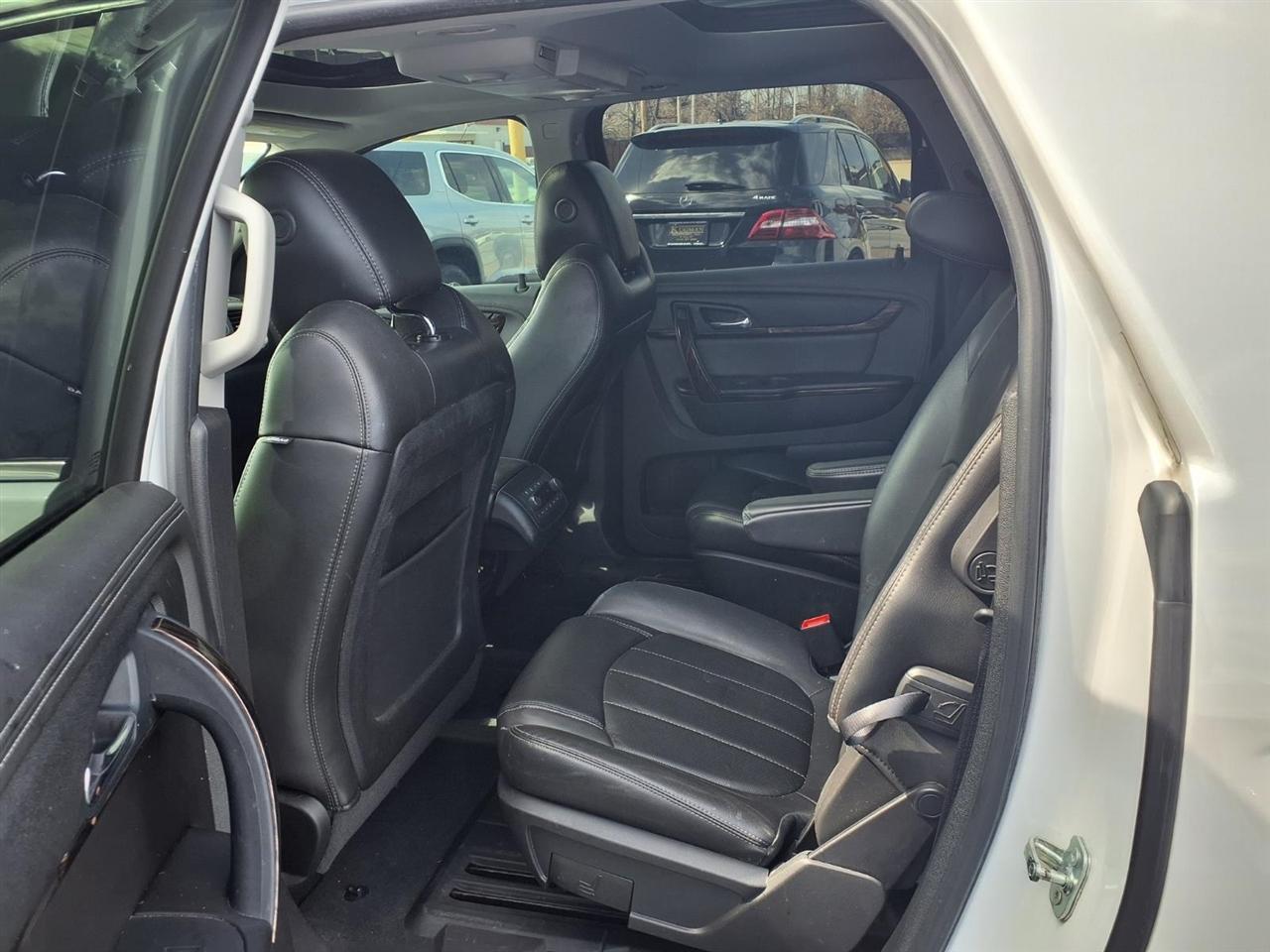 GMC Acadia AWD 4dr Denali 2016