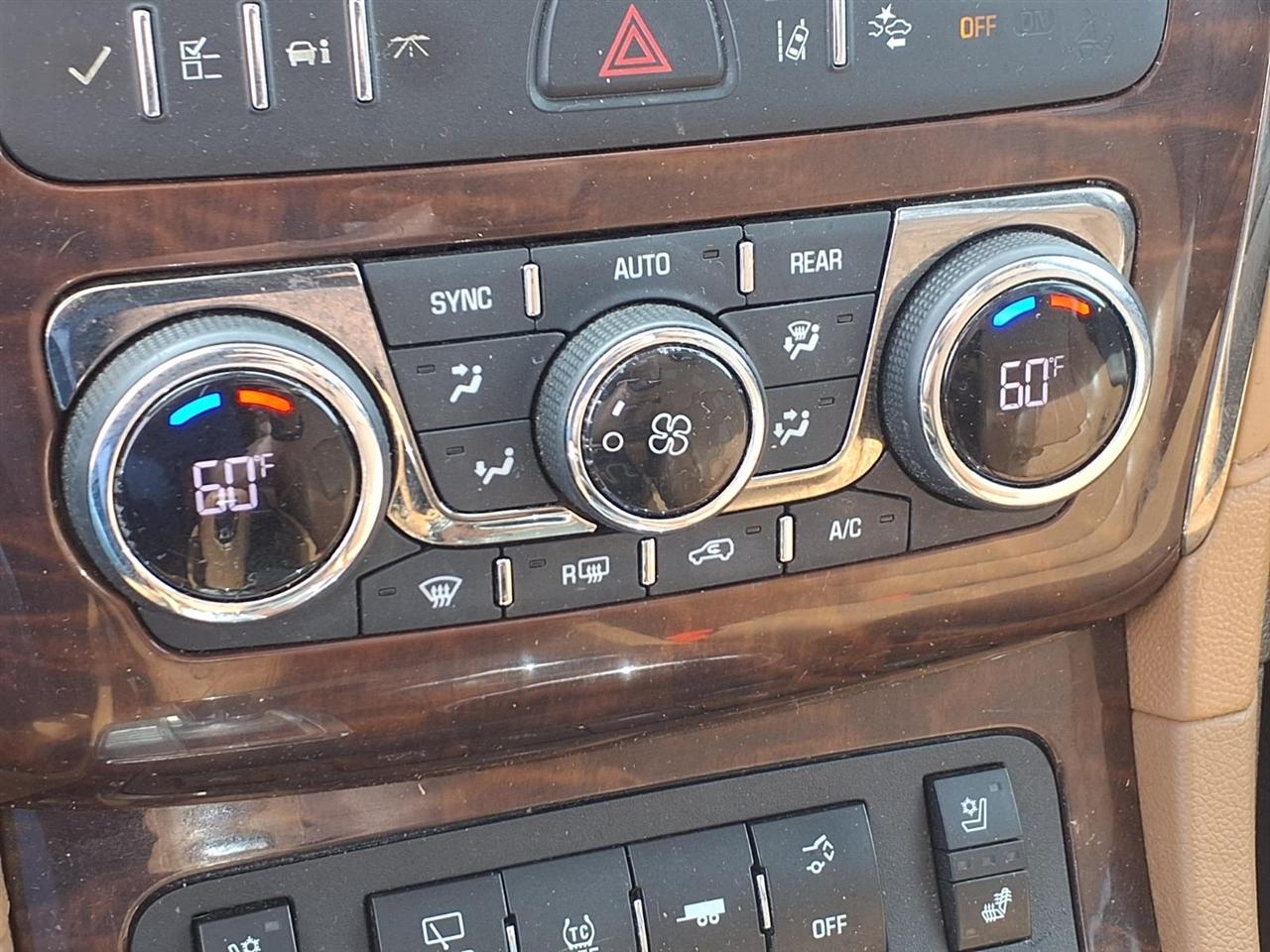 Buick Enclave FWD 4dr Premium 2014