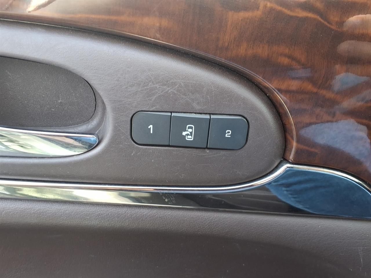 Buick Enclave FWD 4dr Premium 2014