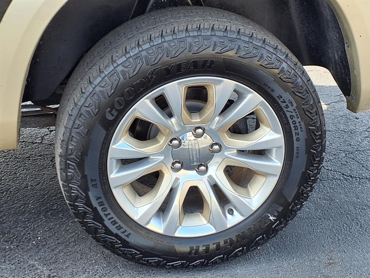 RAM 1500 4WD Crew Cab 149" Laramie Longhorn Edition 2013