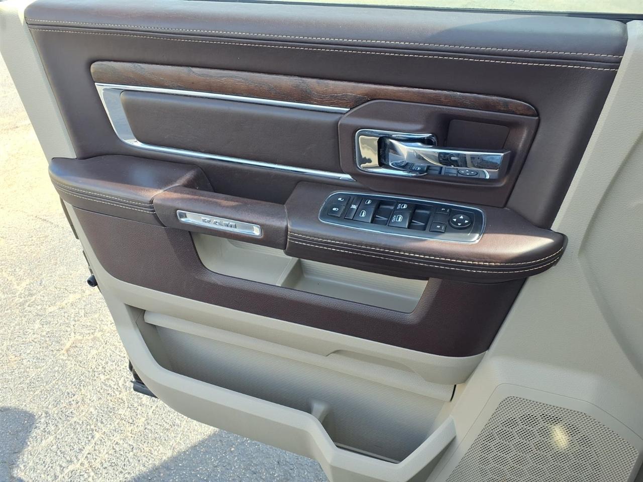 RAM 1500 4WD Crew Cab 149" Laramie Longhorn Edition 2013