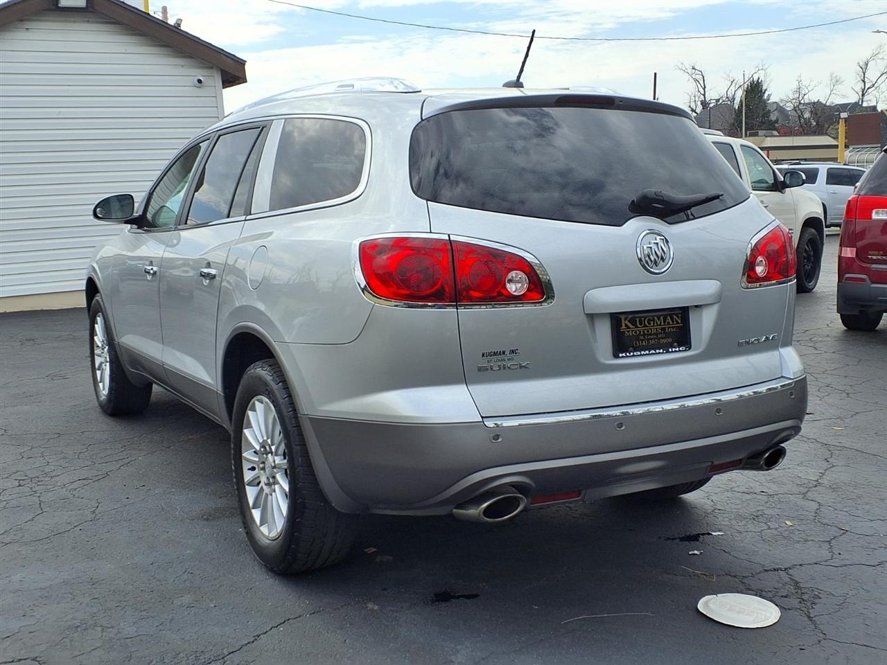 Buick Enclave FWD 4dr Leather 2012