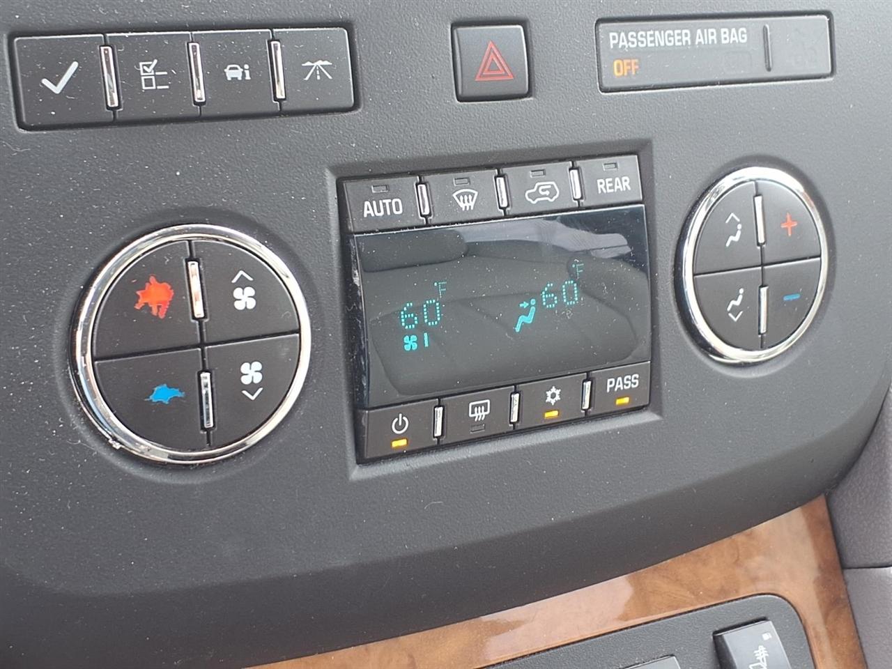 Buick Enclave FWD 4dr Leather 2012