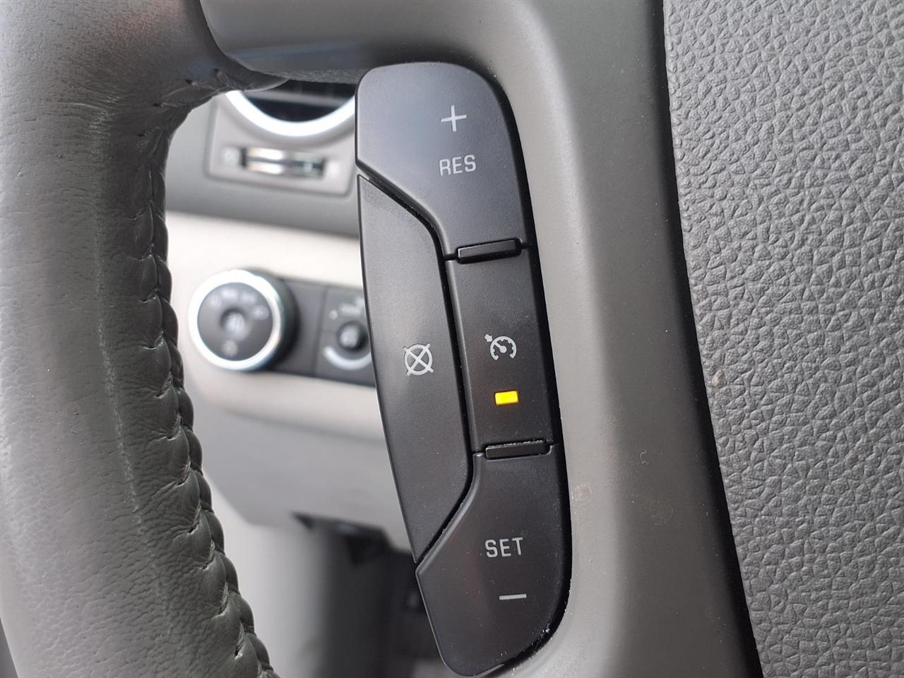 Buick Enclave FWD 4dr Leather 2012