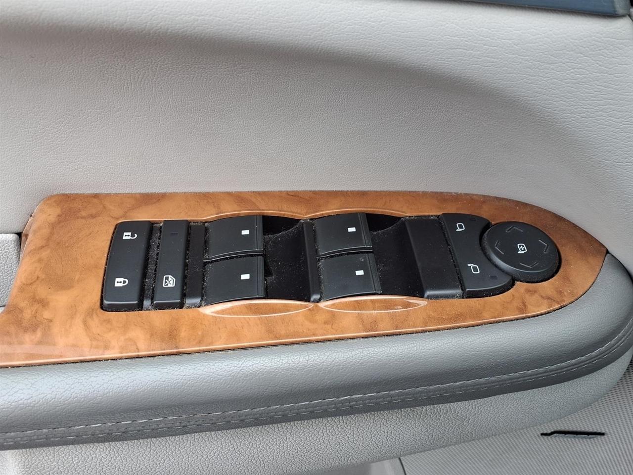 Buick Enclave FWD 4dr Leather 2012