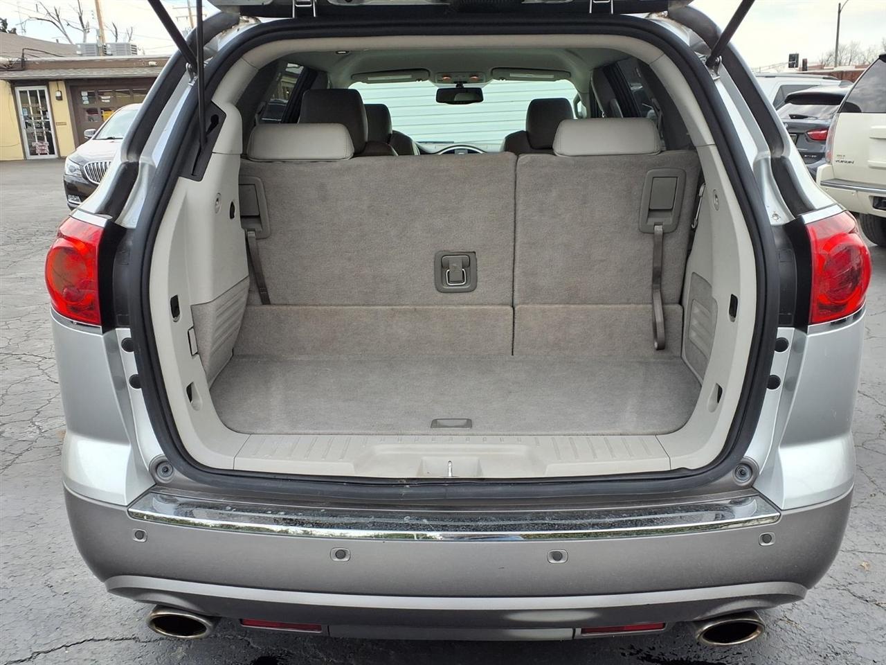 Buick Enclave FWD 4dr Leather 2012