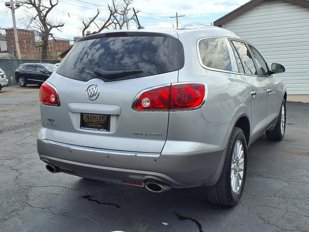 Buick Enclave FWD 4dr Leather 2012