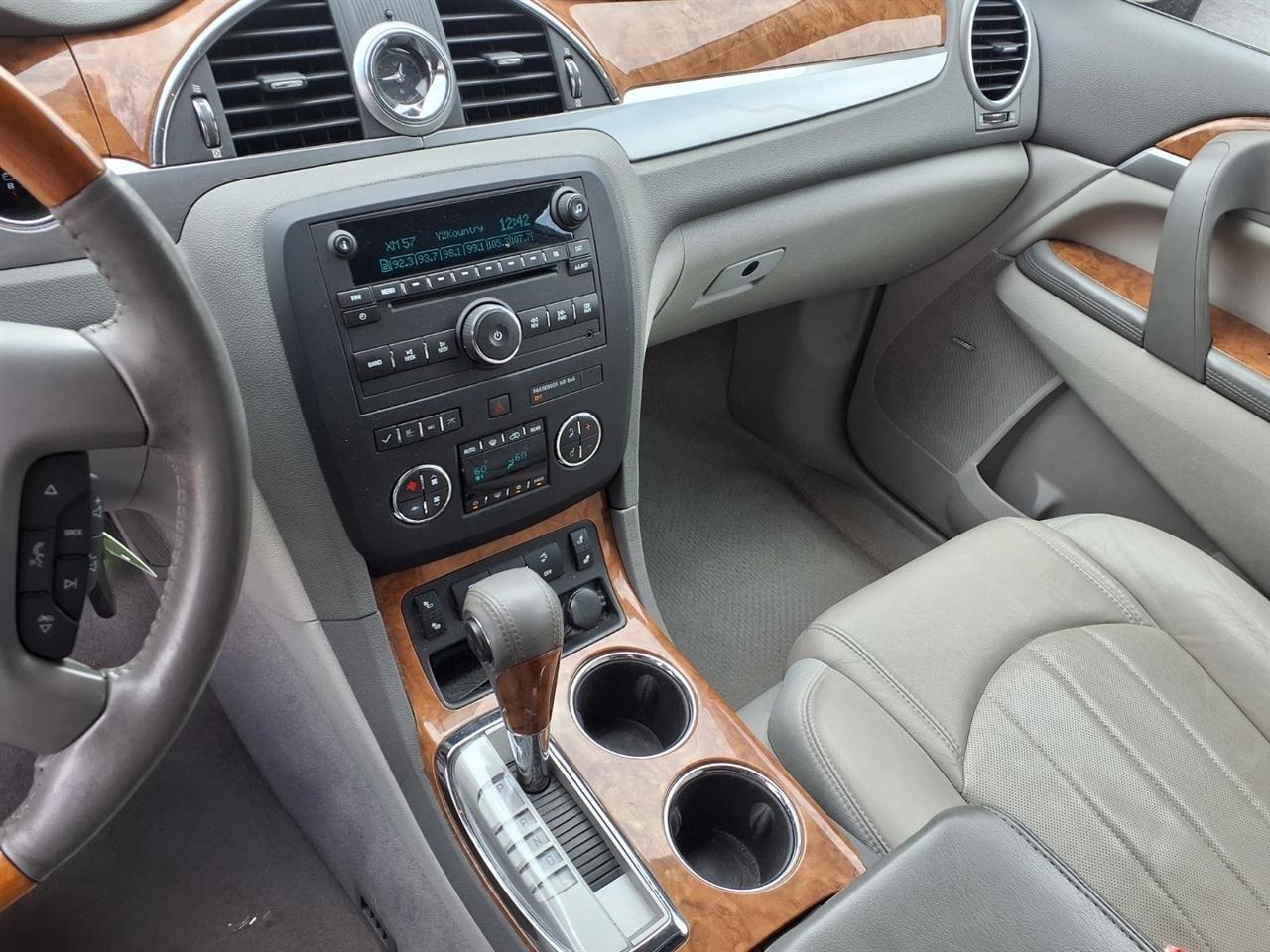 Buick Enclave FWD 4dr Leather 2012