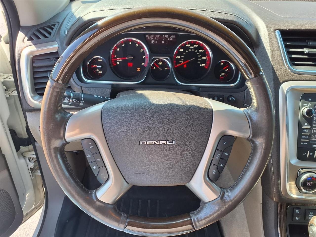 GMC Acadia AWD 4dr Denali 2015