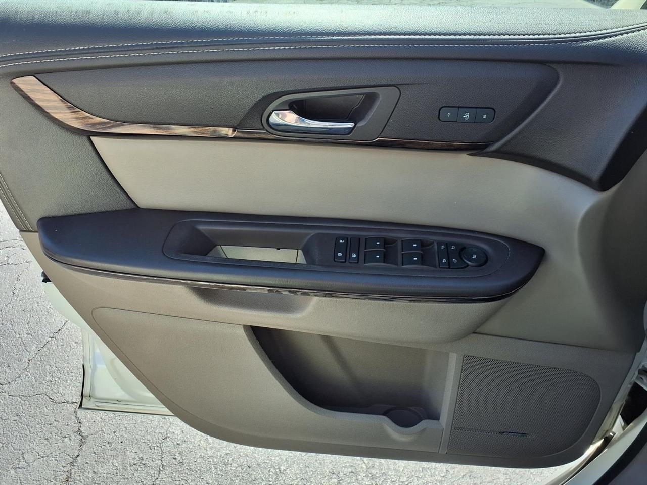 GMC Acadia AWD 4dr Denali 2015