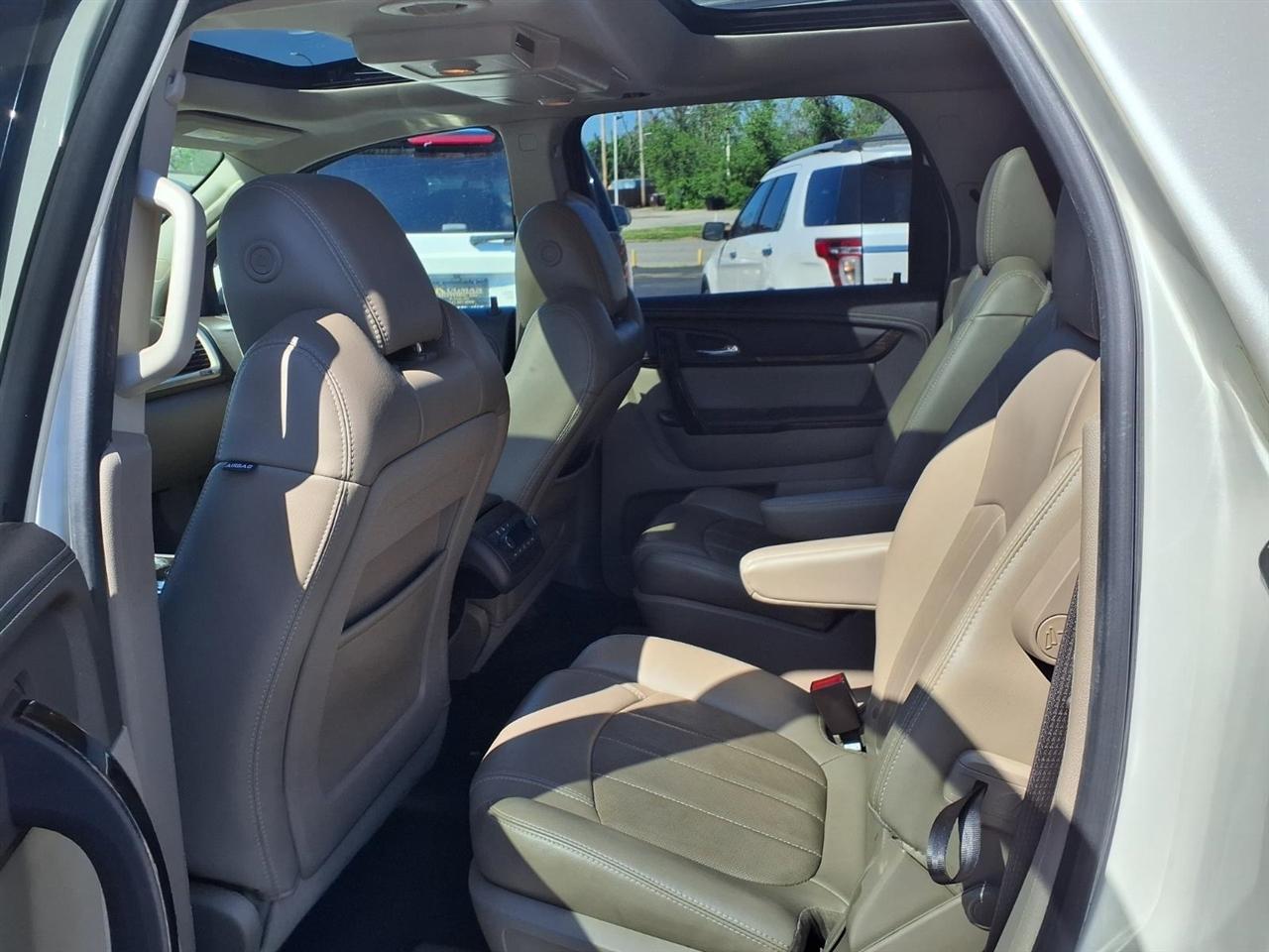 GMC Acadia AWD 4dr Denali 2015