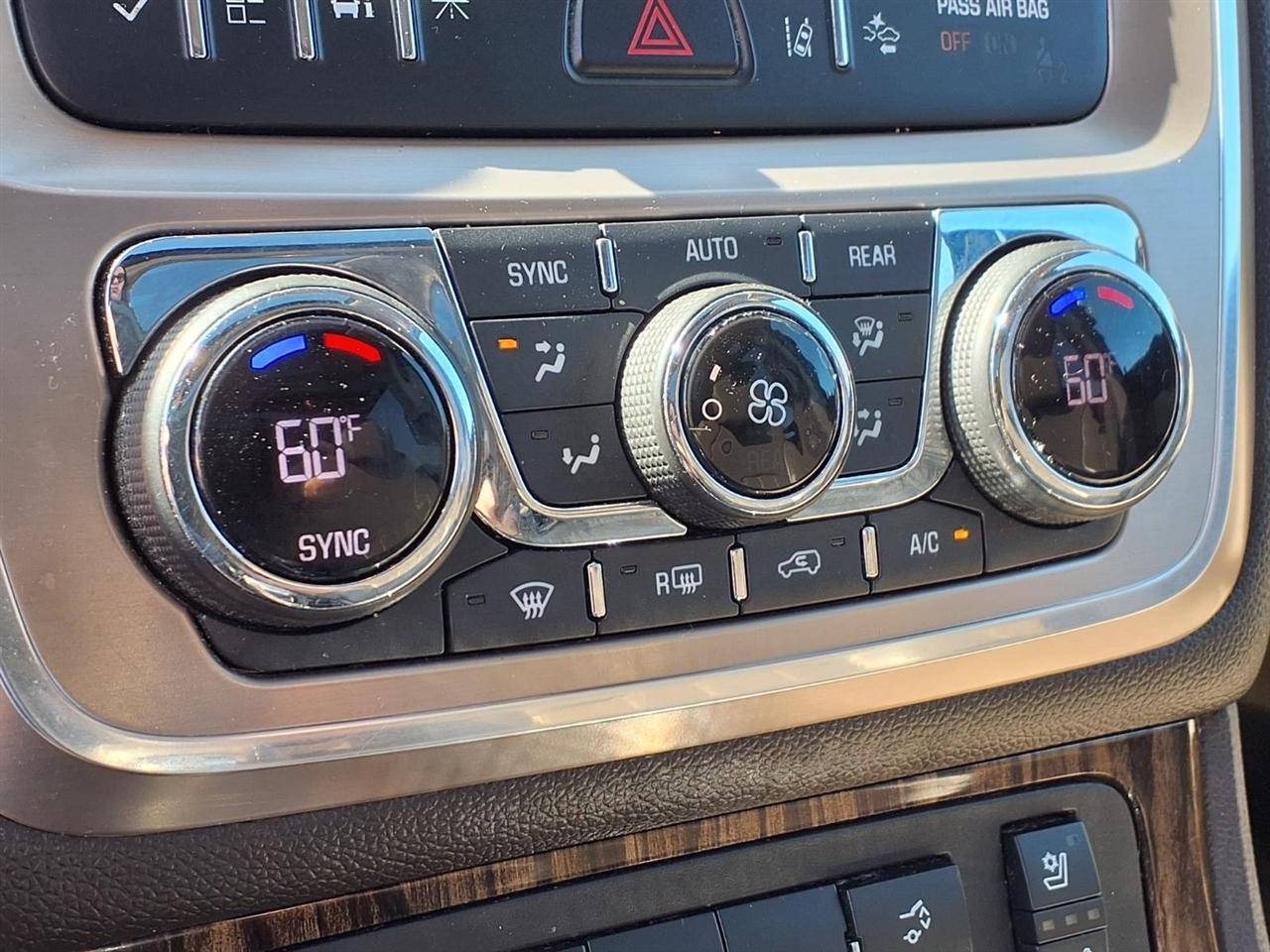 GMC Acadia AWD 4dr Denali 2015