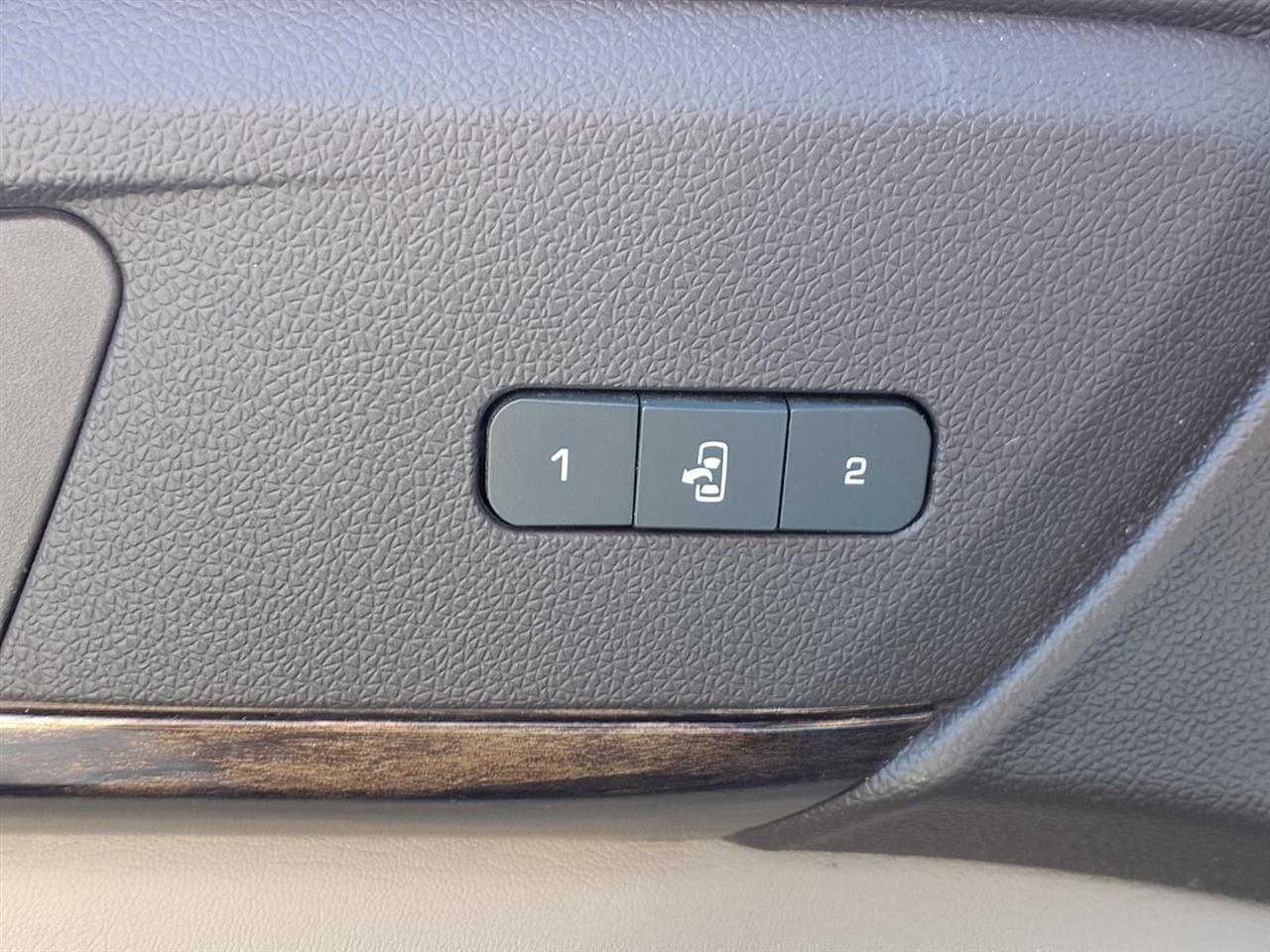 GMC Acadia AWD 4dr Denali 2015