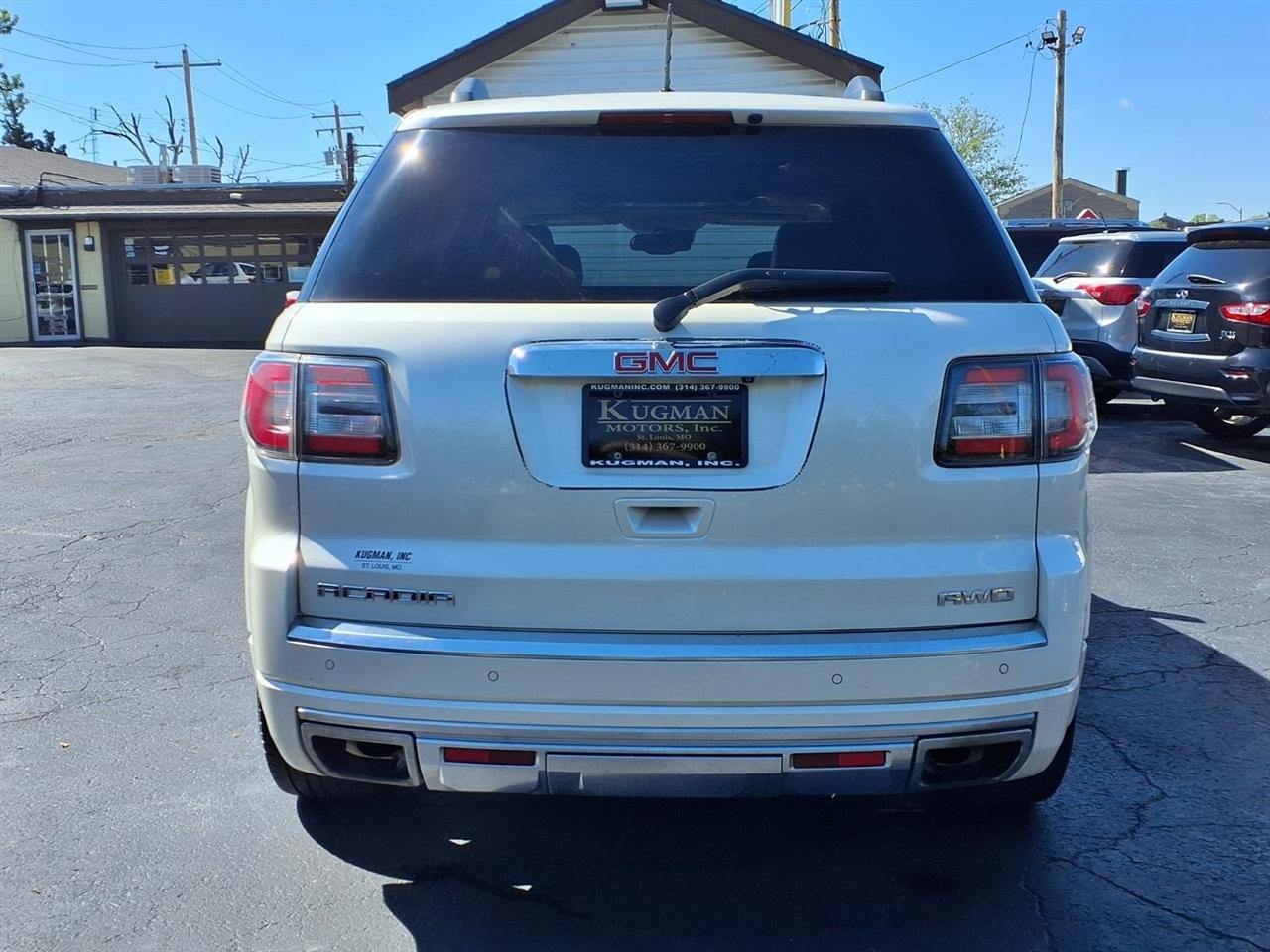 GMC Acadia AWD 4dr Denali 2015