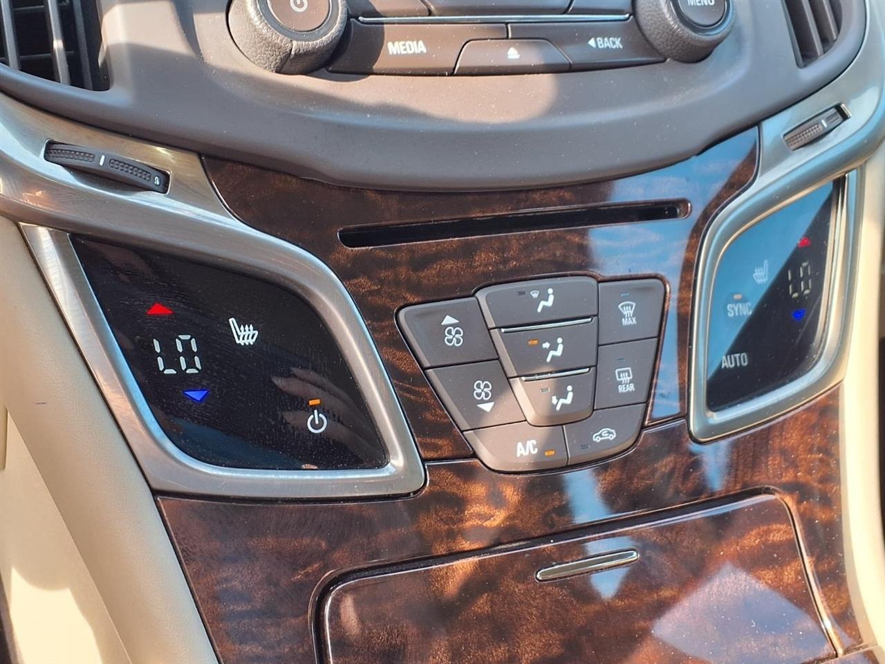 Buick LaCrosse 4dr Sdn Leather FWD 2015