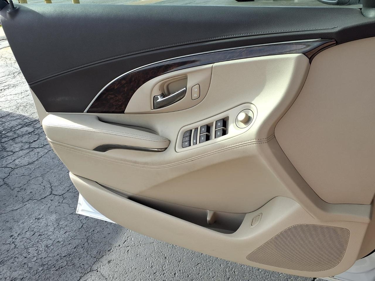 Buick LaCrosse 4dr Sdn Leather FWD 2015