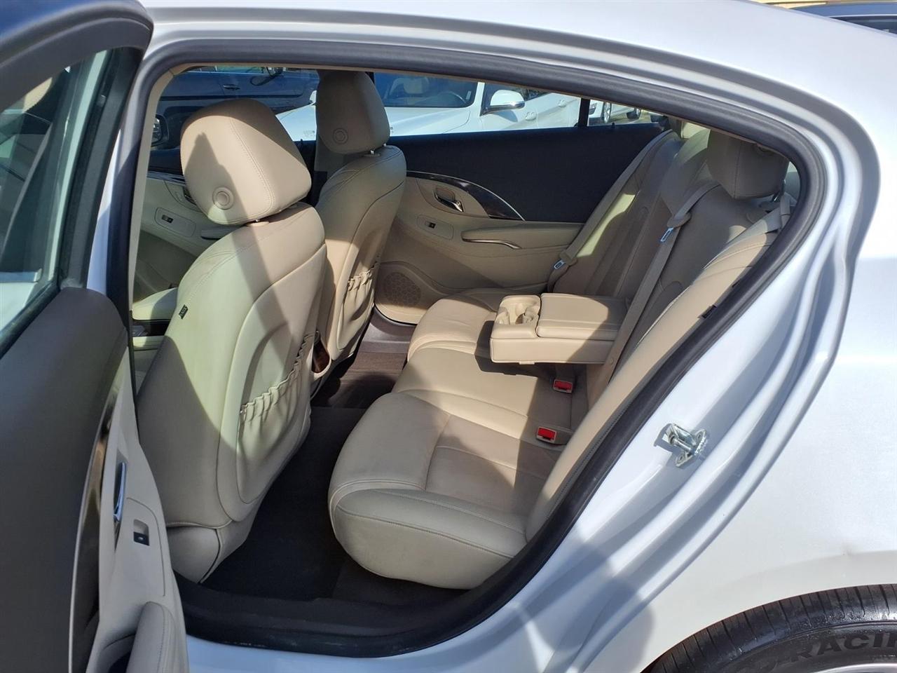 Buick LaCrosse 4dr Sdn Leather FWD 2015